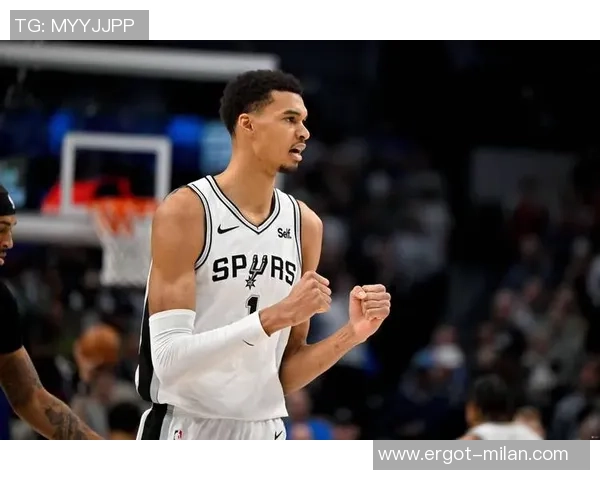 文班亚马31分14板4助3断6帽!单节15分迸发 生计首获局面三连胜